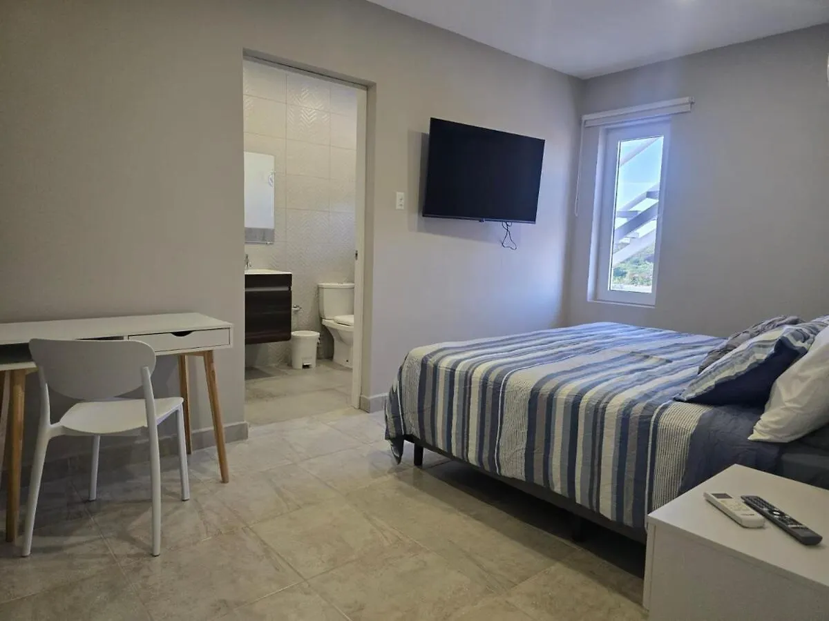 New, Cozy & Close To Everything Palm Beach Daire